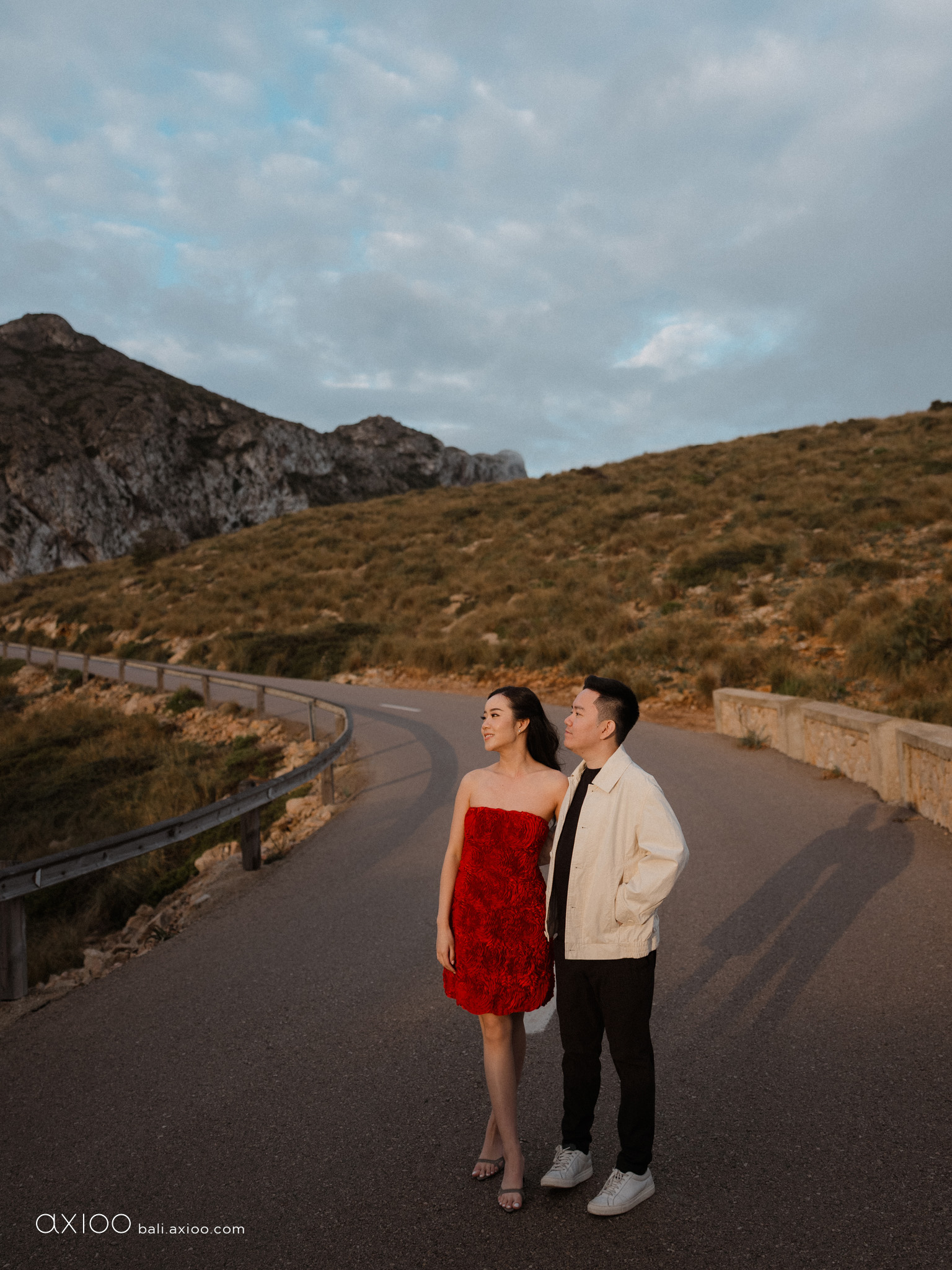 Axioo: Sunlit Whispers of Mallorca